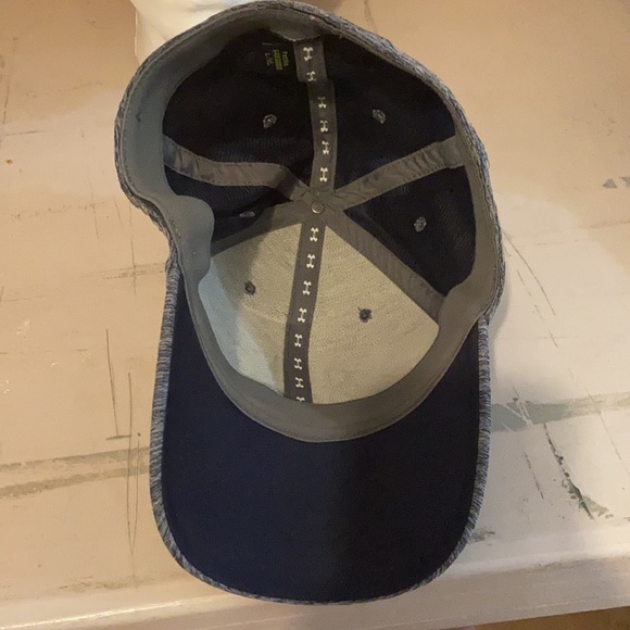 Under Armour Hat - Picture 6 of 6